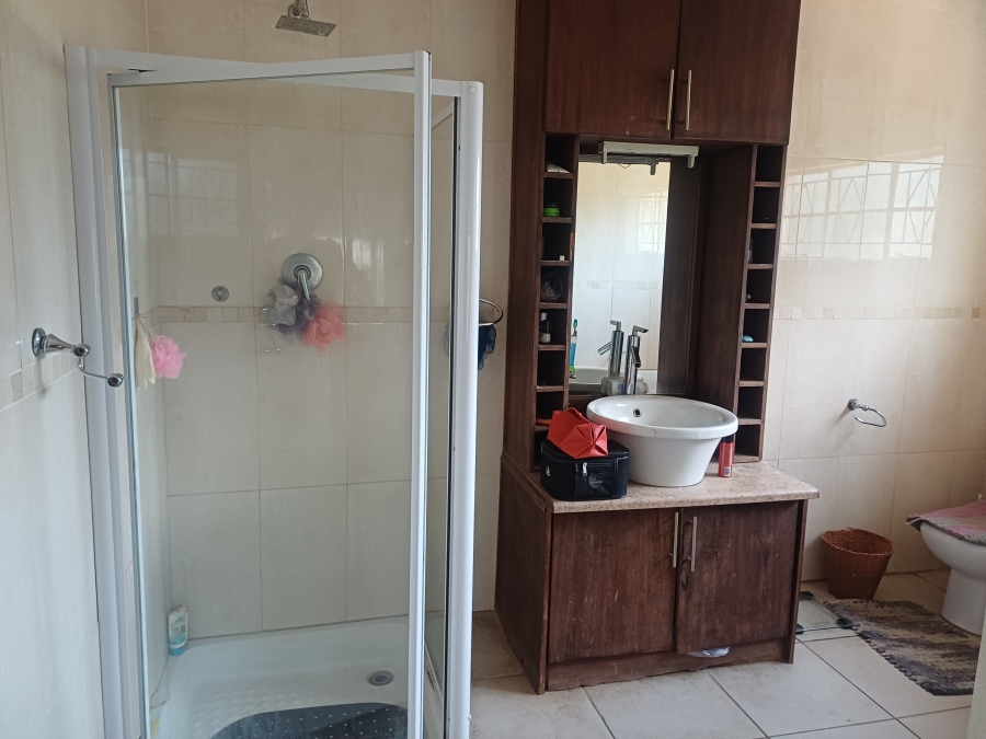 6 Bedroom Property for Sale in Wesselsbron Free State